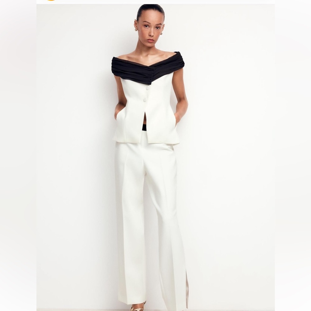 Zara Black and White Off-Shoulder blouse
